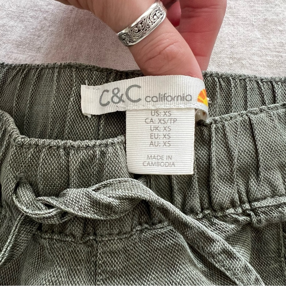 C&C California Linen Shorts - Picture 3 of 5